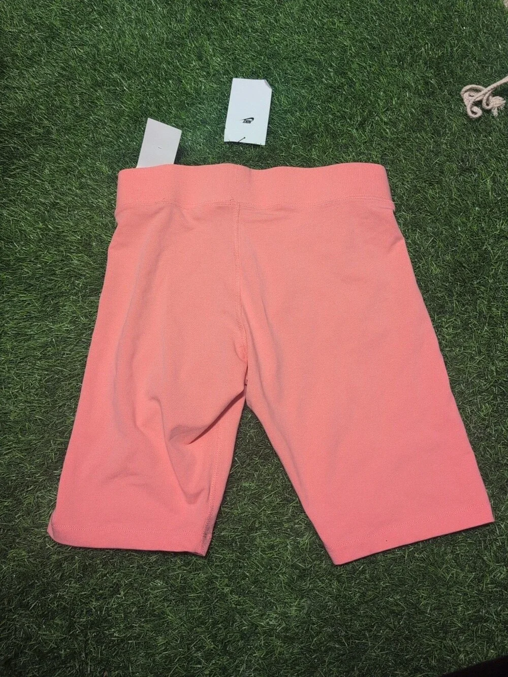 Nike Women's Sportswear Essential Bike Shorts Pink CZ8526-611 Size M NWT